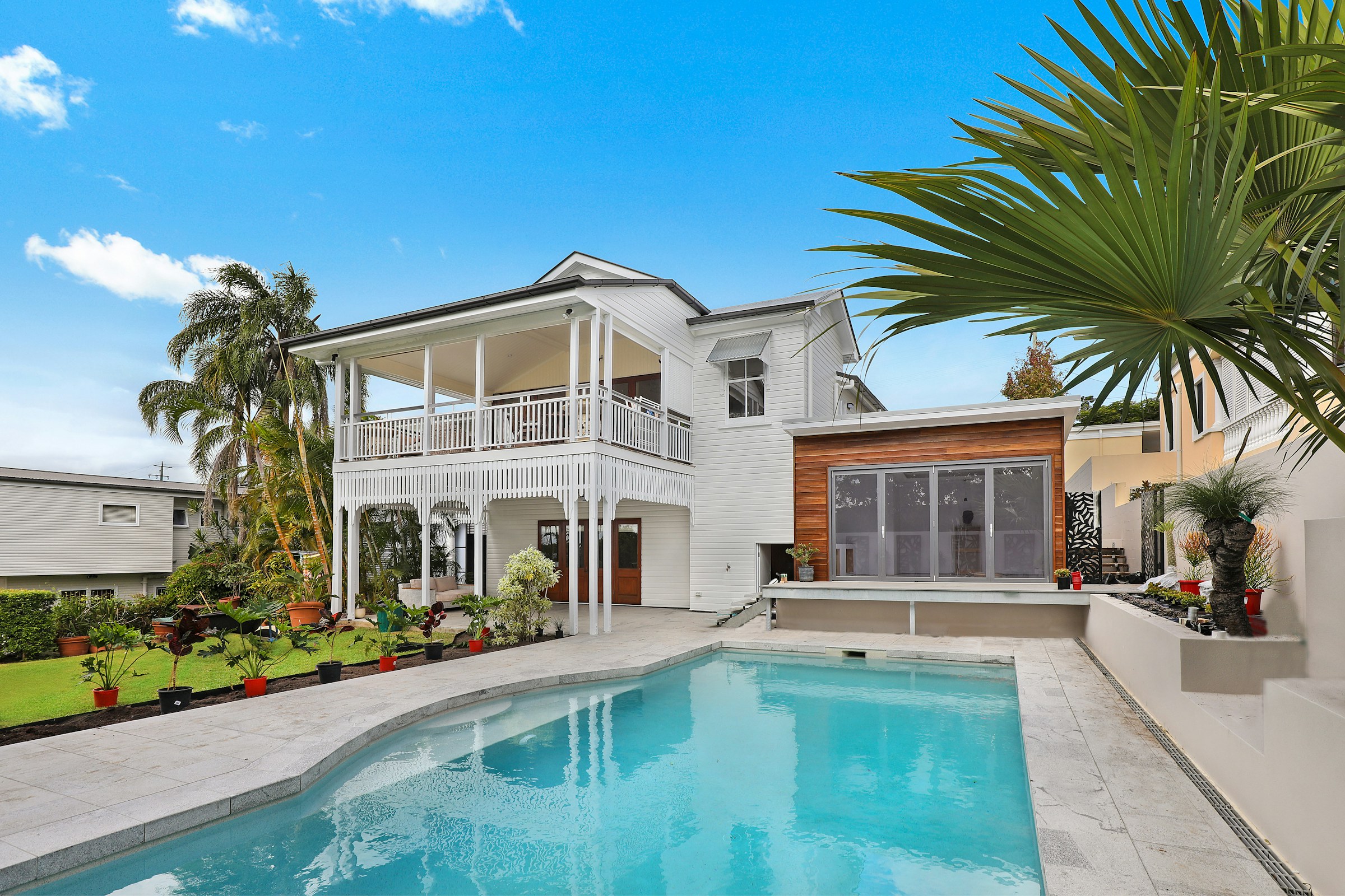 4 bedroom villa in gated estate