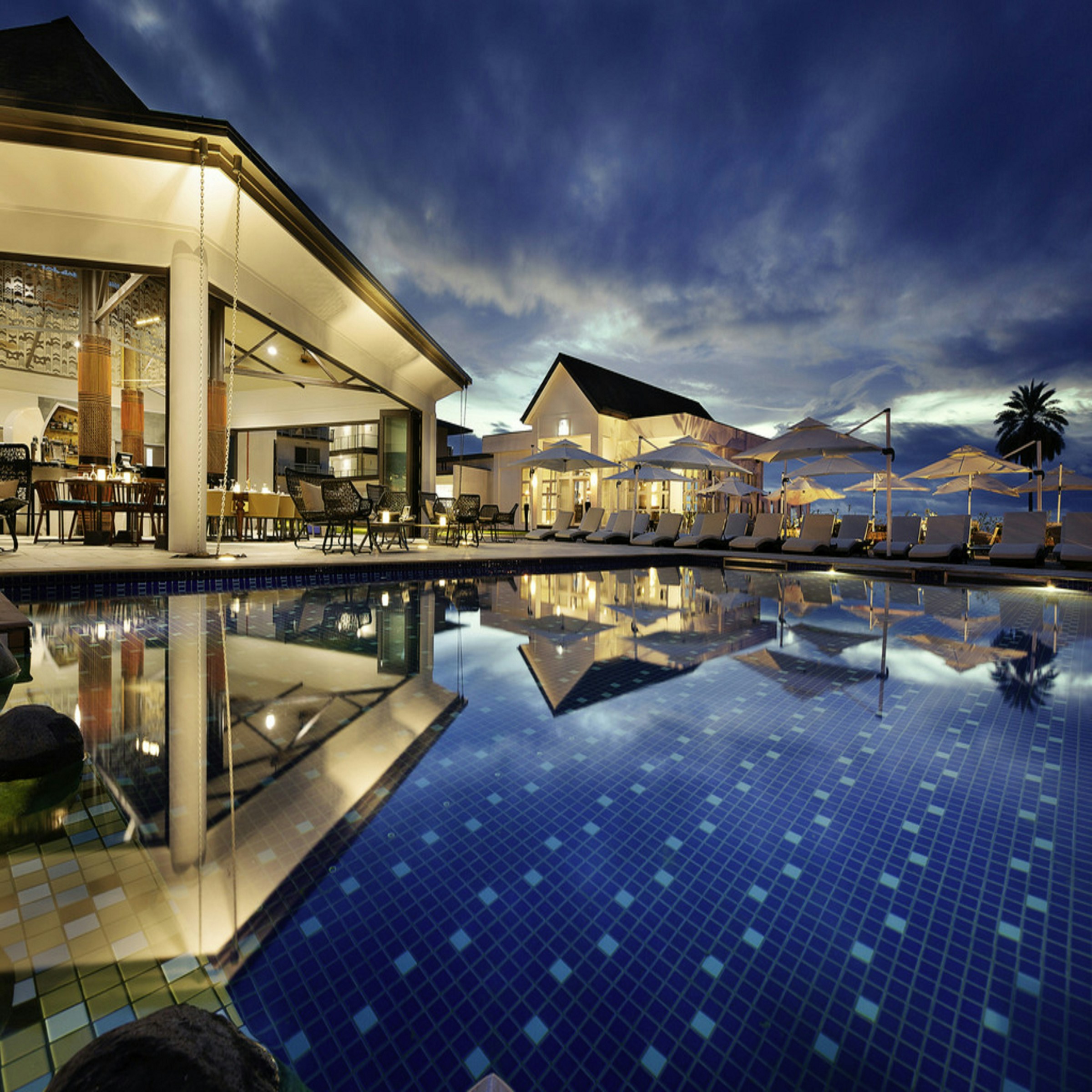 5 bedroom makuti villa with pool