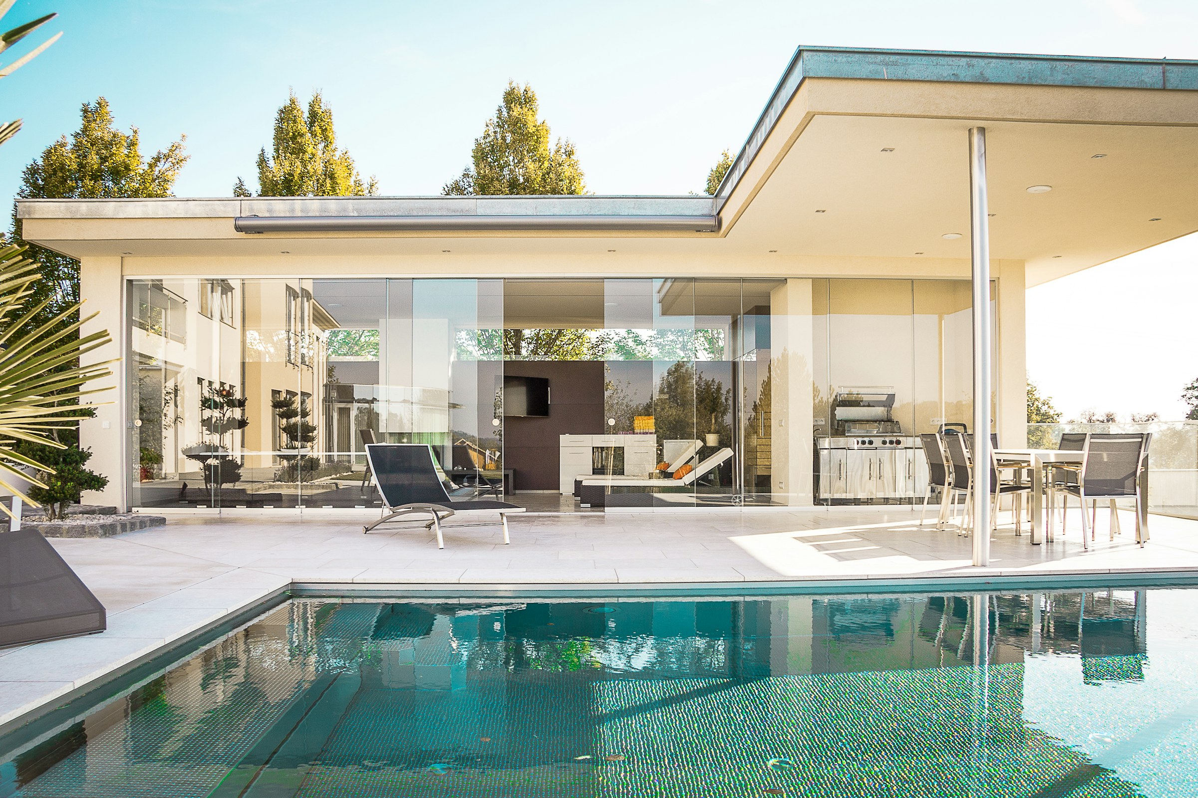 4 bedroom house with pool