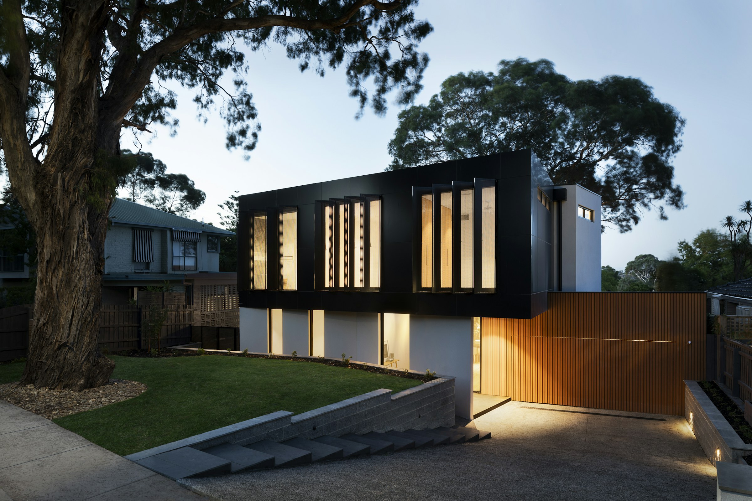 4 bedroom house with garden