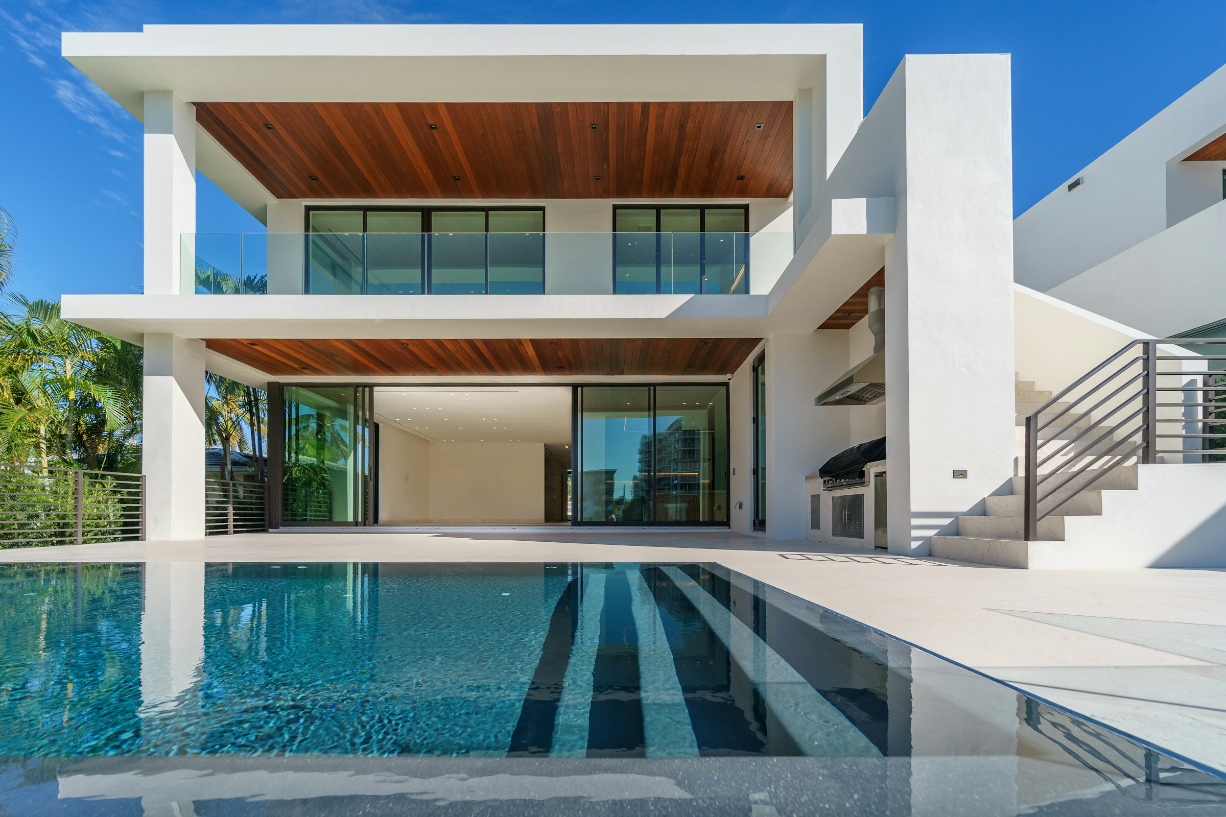 5 bedroom contemporary home with pool